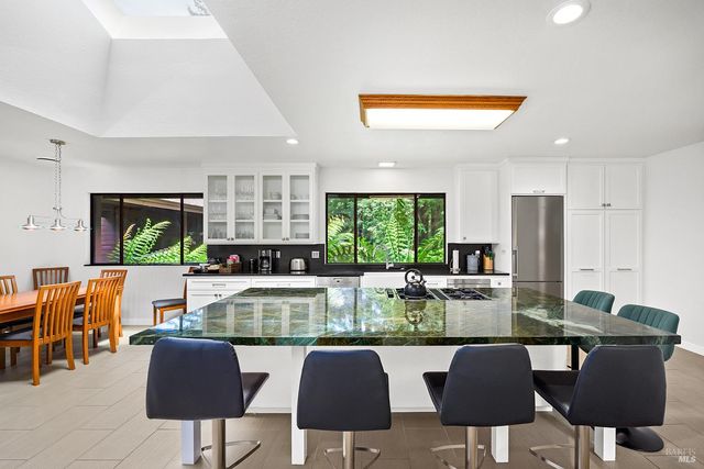 1650 Jonive Rd, Sebastopol, CA 95472