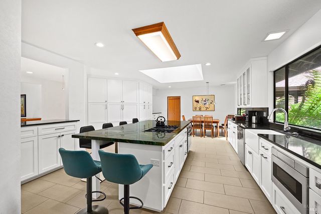 1650 Jonive Rd, Sebastopol, CA 95472