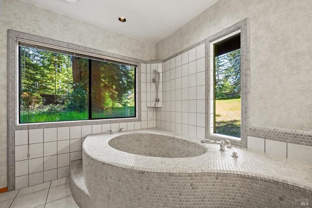 1650 Jonive Rd, Sebastopol, CA 95472