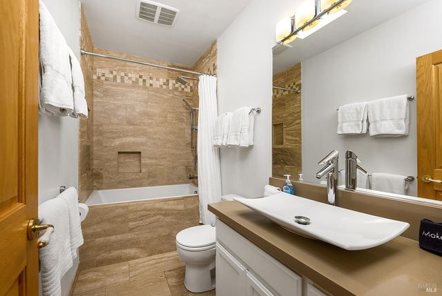 1650 Jonive Rd, Sebastopol, CA 95472