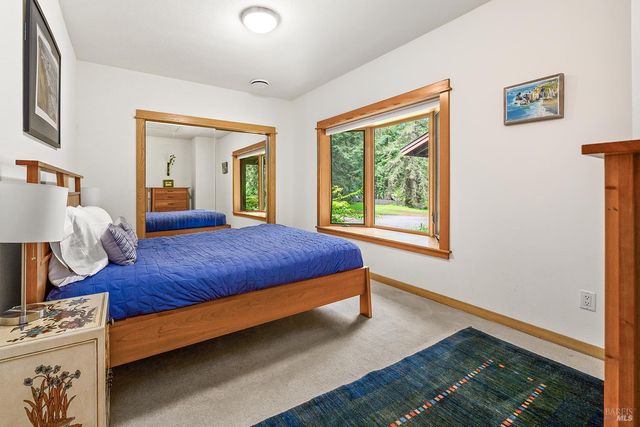 1650 Jonive Rd, Sebastopol, CA 95472