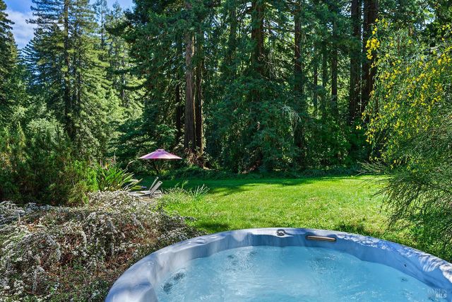 1650 Jonive Rd, Sebastopol, CA 95472