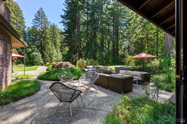 1650 Jonive Rd, Sebastopol, CA 95472