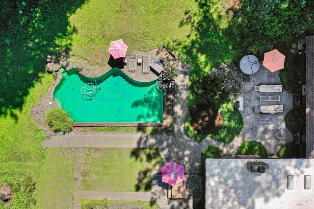 1650 Jonive Rd, Sebastopol, CA 95472