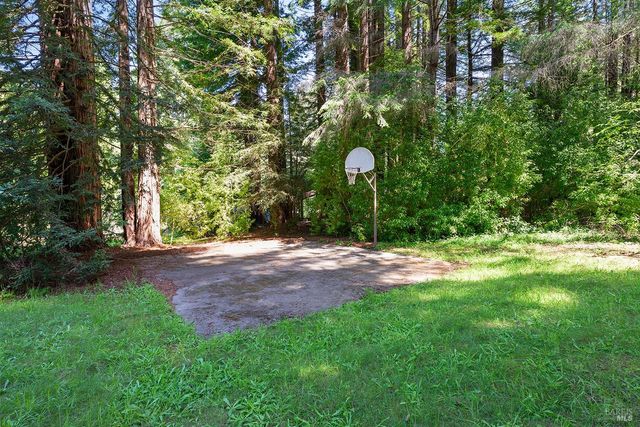 1650 Jonive Rd, Sebastopol, CA 95472