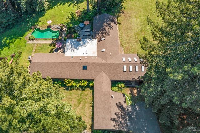 1650 Jonive Rd, Sebastopol, CA 95472