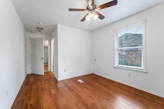 1138 N West End Street, Springdale, AR 72764