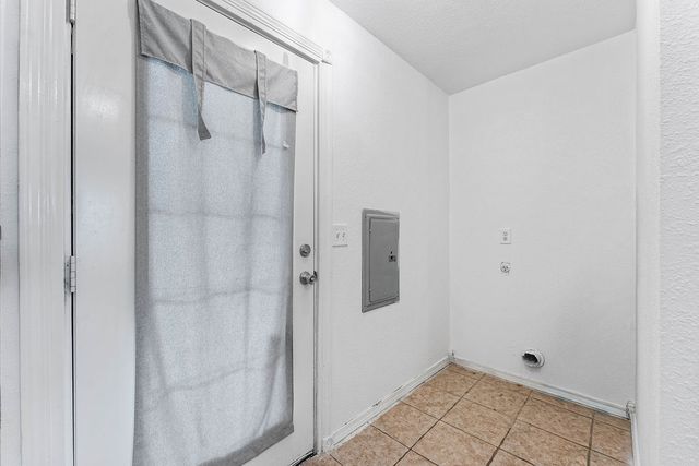 1138 N West End Street, Springdale, AR 72764