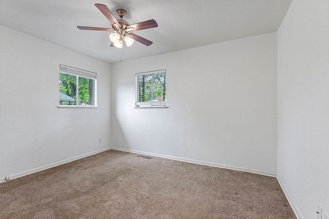 1138 N West End Street, Springdale, AR 72764