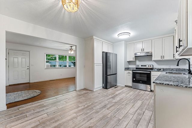 1138 N West End Street, Springdale, AR 72764