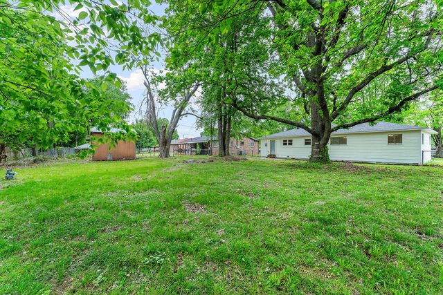 1138 N West End Street, Springdale, AR 72764