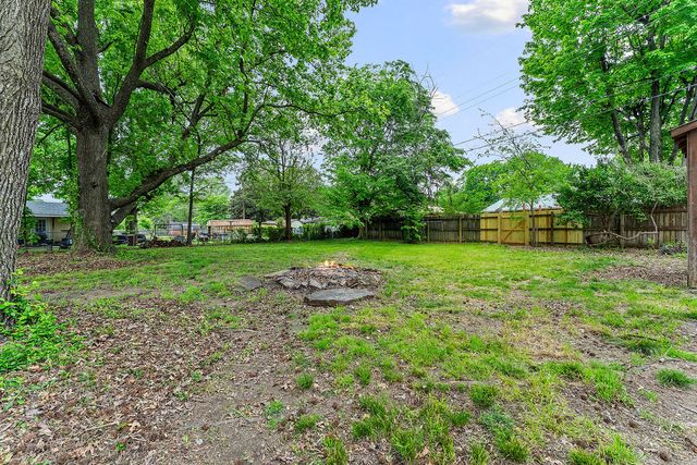 1138 N West End Street, Springdale, AR 72764