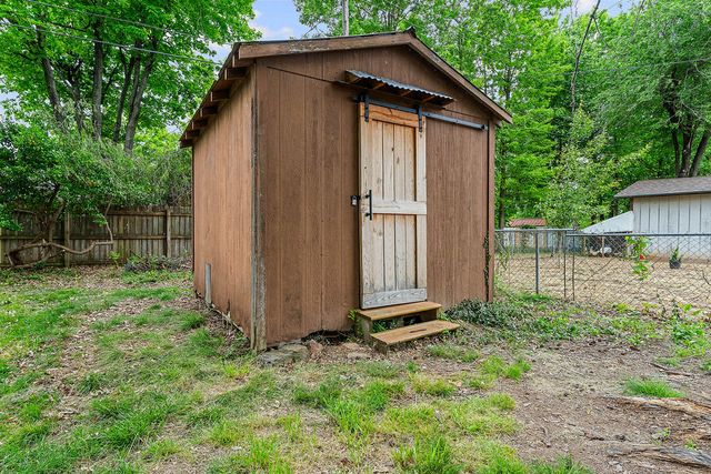 1138 N West End Street, Springdale, AR 72764