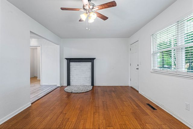 1138 N West End Street, Springdale, AR 72764