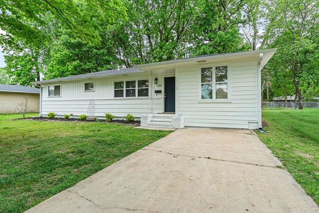 1138 N West End Street, Springdale, AR 72764