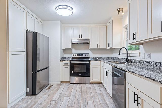 1138 N West End Street, Springdale, AR 72764
