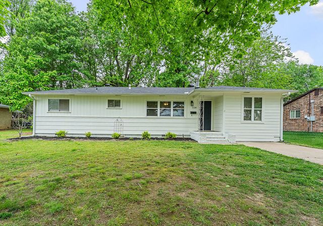 1138 N West End Street, Springdale, AR 72764