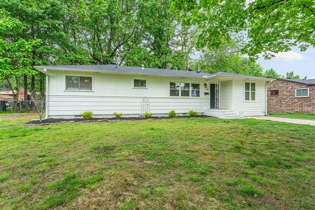 1138 N West End Street, Springdale, AR 72764