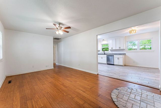1138 N West End Street, Springdale, AR 72764