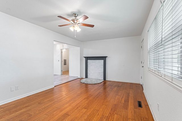 1138 N West End Street, Springdale, AR 72764
