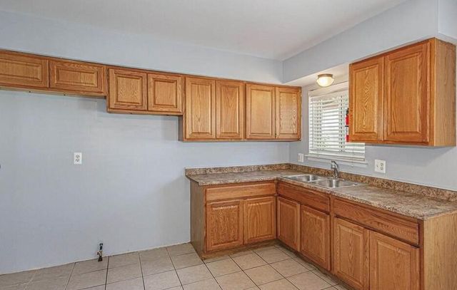 13490 Charlotte Avenue, Warren, MI 48089