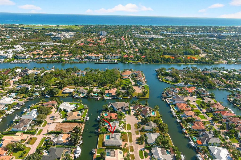 2185 Carib Circle, Palm Beach Gardens, FL 33410
