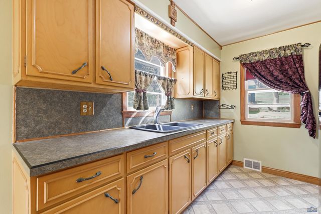 1905 RED DALE DR, Rapid City, SD 57702