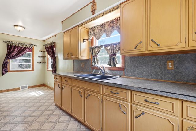 1905 RED DALE DR, Rapid City, SD 57702
