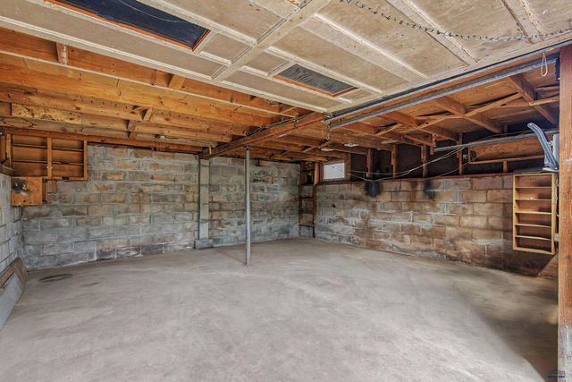 1905 RED DALE DR, Rapid City, SD 57702