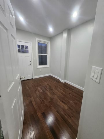 9419 116th Street, Richmond Hill, NY 11419