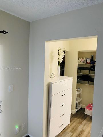 6611 SW 41st Pl 48, Davie, FL 33314