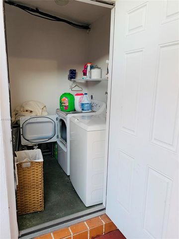 6611 SW 41st Pl 48, Davie, FL 33314