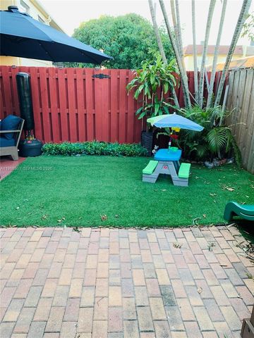 6611 SW 41st Pl 48, Davie, FL 33314