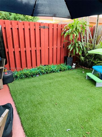 6611 SW 41st Pl 48, Davie, FL 33314