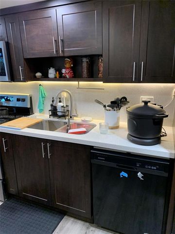 6611 SW 41st Pl 48, Davie, FL 33314