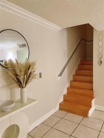 6611 SW 41st Pl 48, Davie, FL 33314