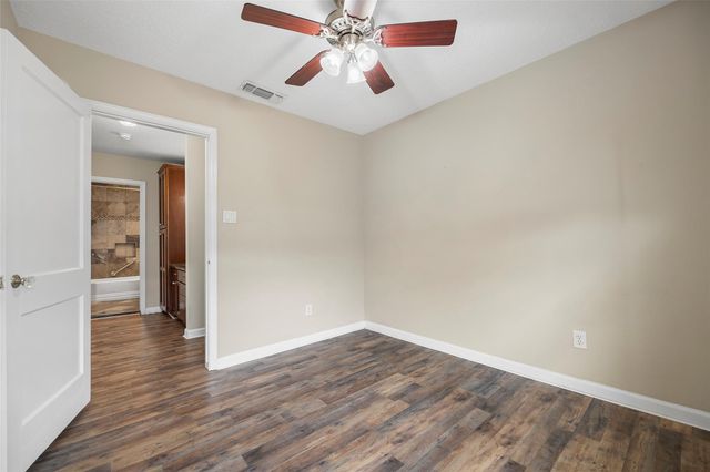 115 Marlin Avenue, Galveston, TX 77550