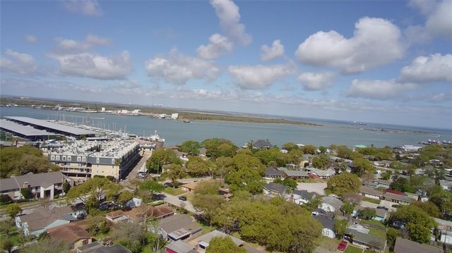115 Marlin Avenue, Galveston, TX 77550
