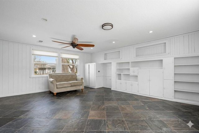 115 Marlin Avenue, Galveston, TX 77550