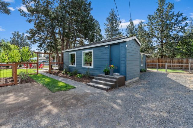 565 SE Woodland Boulevard, Bend, OR 97702
