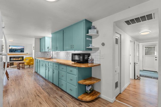 565 SE Woodland Boulevard, Bend, OR 97702