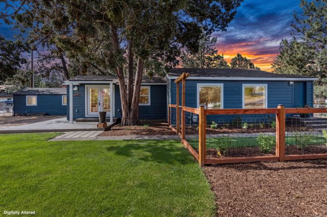 565 SE Woodland Boulevard, Bend, OR 97702