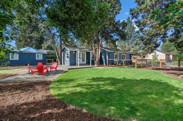 565 SE Woodland Boulevard, Bend, OR 97702
