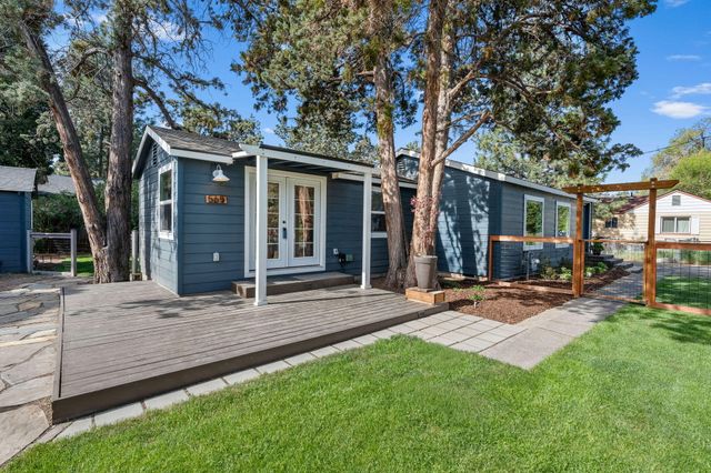 565 SE Woodland Boulevard, Bend, OR 97702