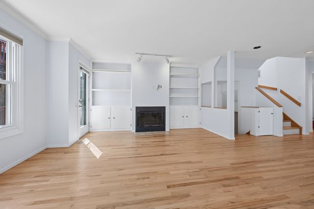 3239 N Kenmore Avenue 5, Chicago, IL 60657