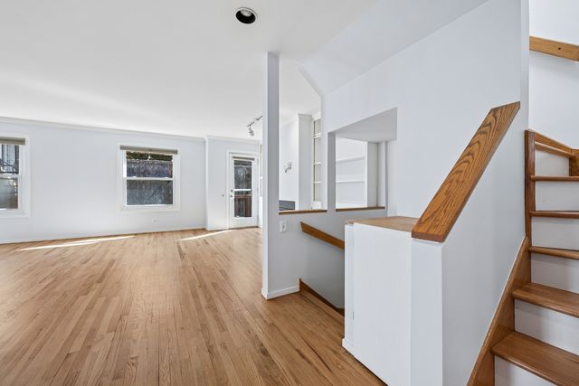 3239 N Kenmore Avenue 5, Chicago, IL 60657