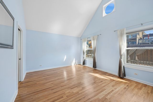 3239 N Kenmore Avenue 5, Chicago, IL 60657