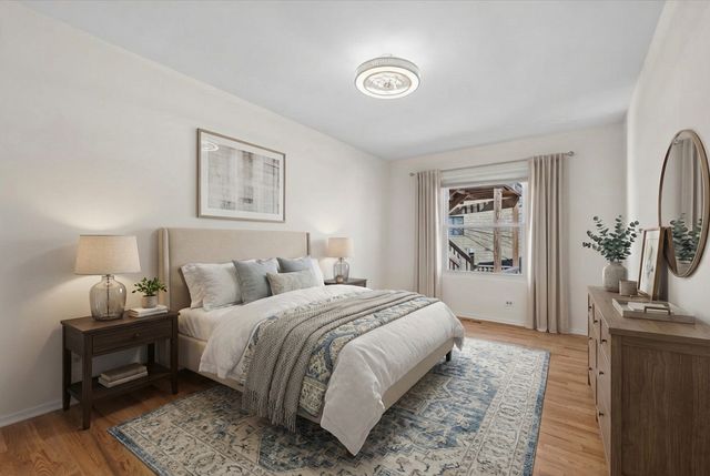 3239 N Kenmore Avenue 5, Chicago, IL 60657