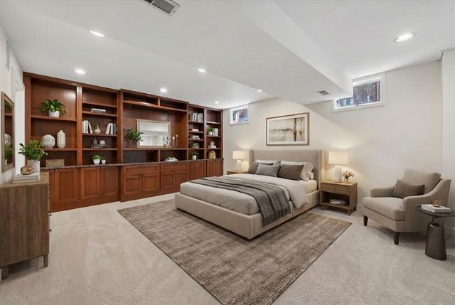 3239 N Kenmore Avenue 5, Chicago, IL 60657