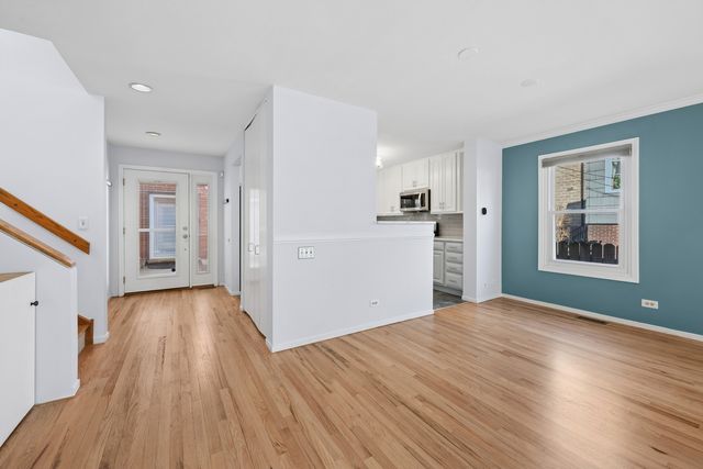 3239 N Kenmore Avenue 5, Chicago, IL 60657